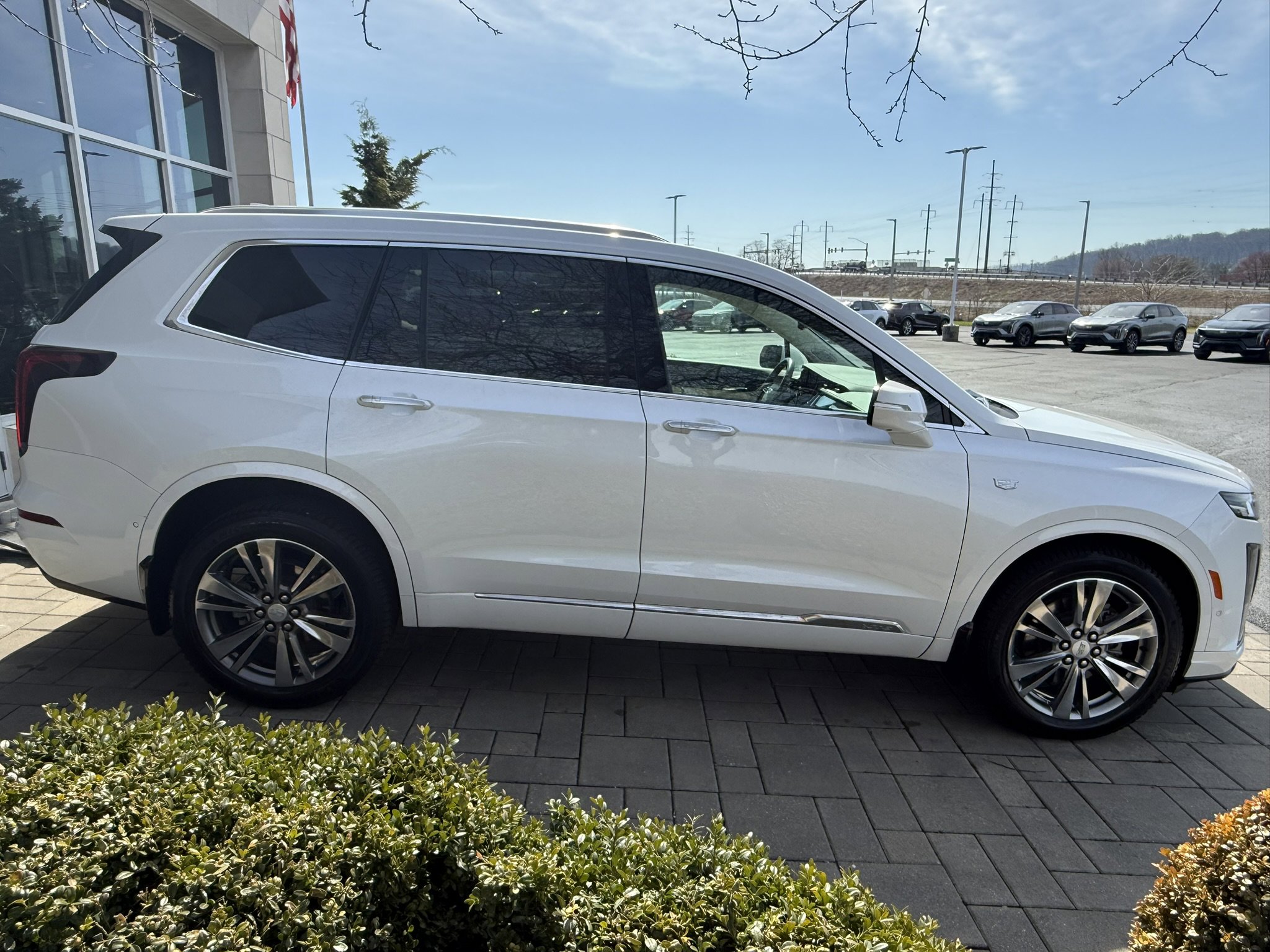 Used 2023 Cadillac XT6 Premium Luxury w/ Technology Package image 10