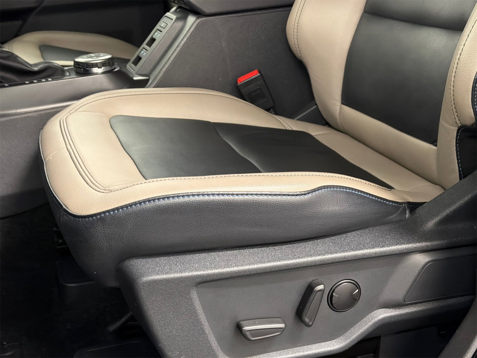 Used 2024 Ford Bronco Wildtrak image 16