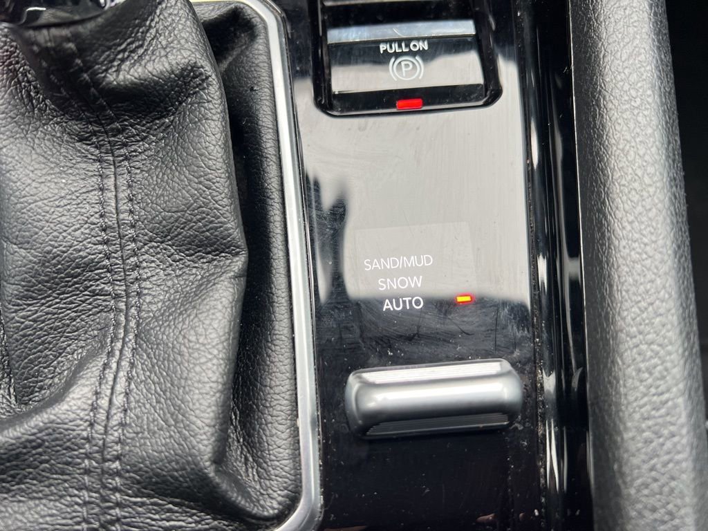 Used 2025 Jeep Compass Limited image 22