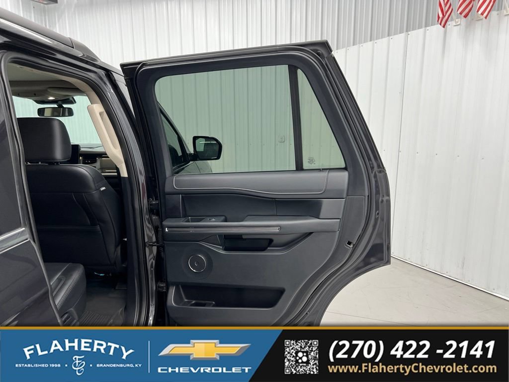 Used 2022 Ford Expedition XLT AWD/4WD image 12