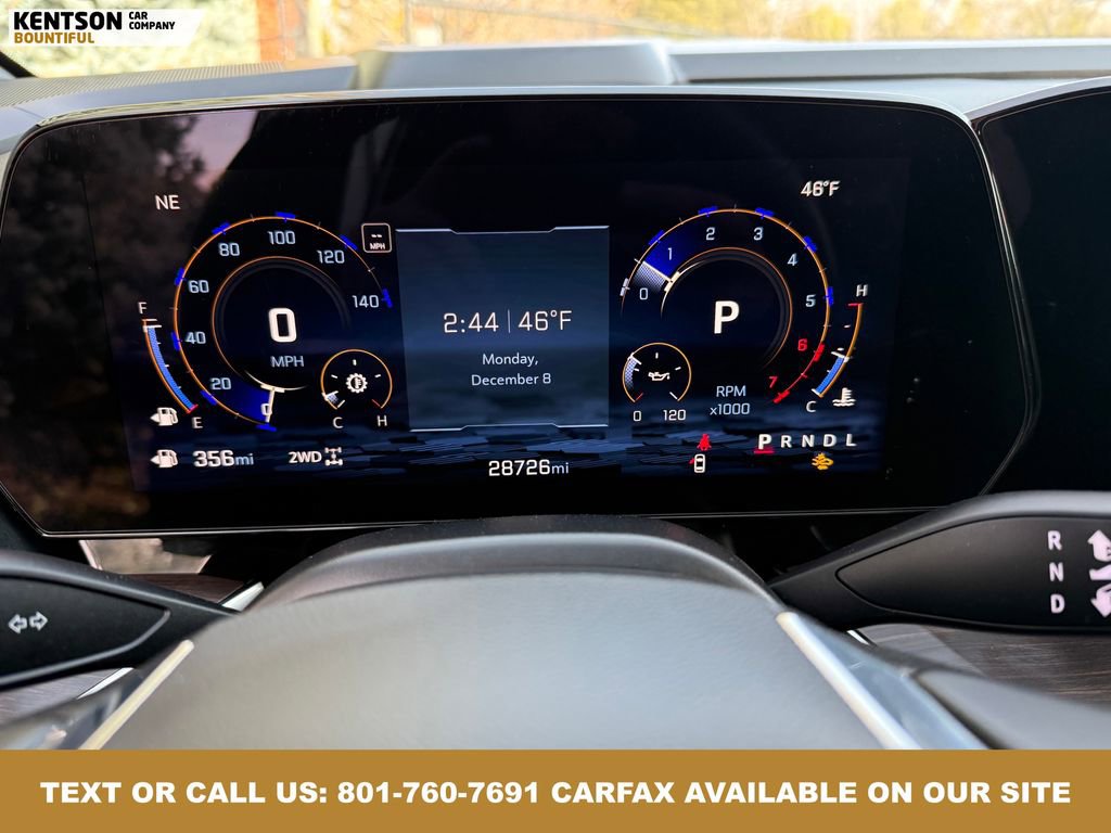 Used 2025 Chevrolet Suburban Z71 image 16