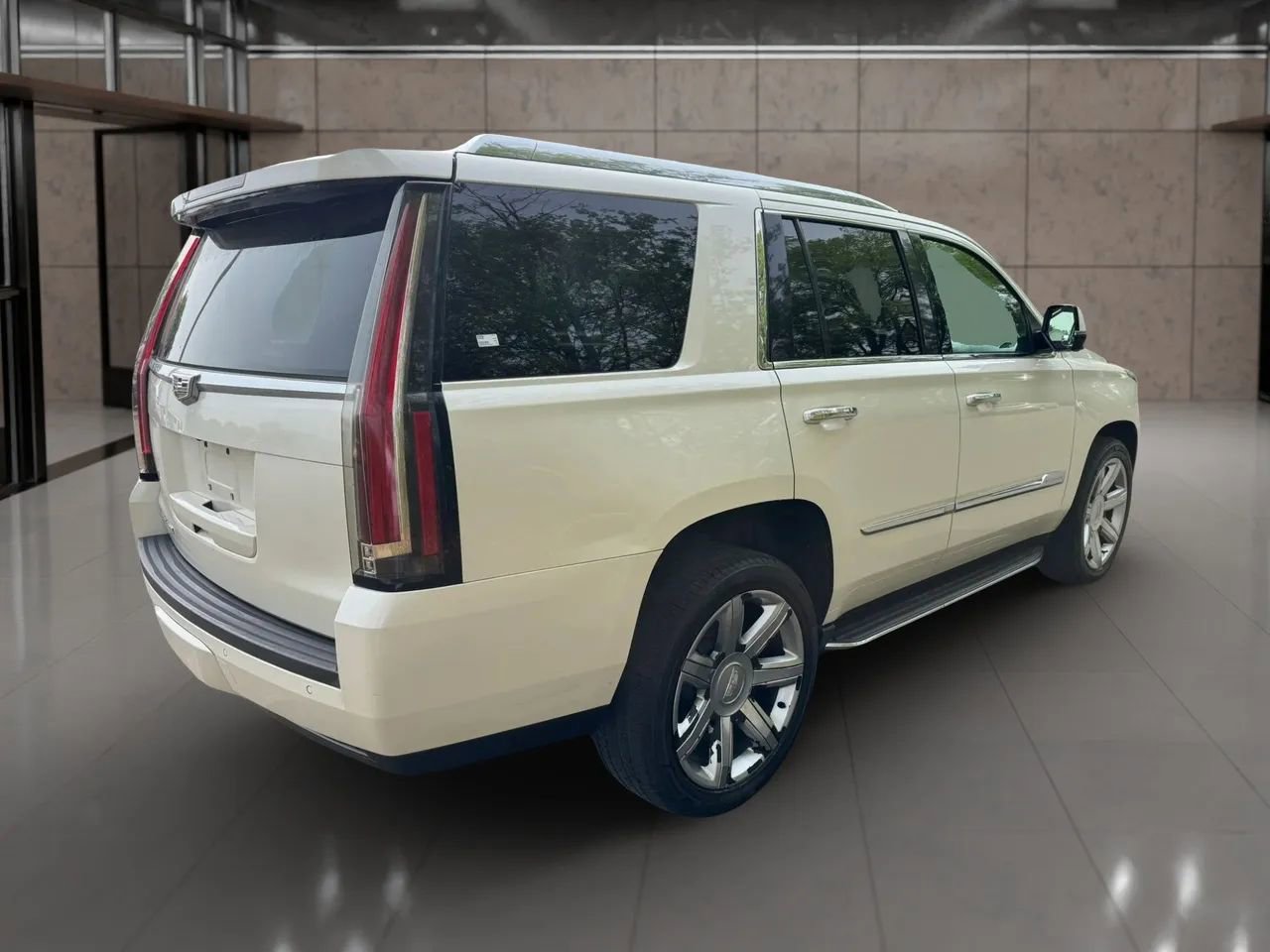 Used 2015 Cadillac Escalade Luxury image 6