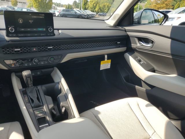 Used 2025 Honda Accord SE image 11