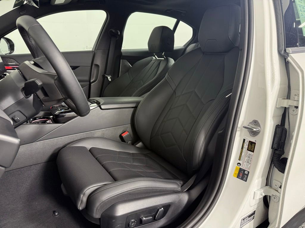 Used 2025 BMW i5 xDrive40 w/ M Sport Package image 14