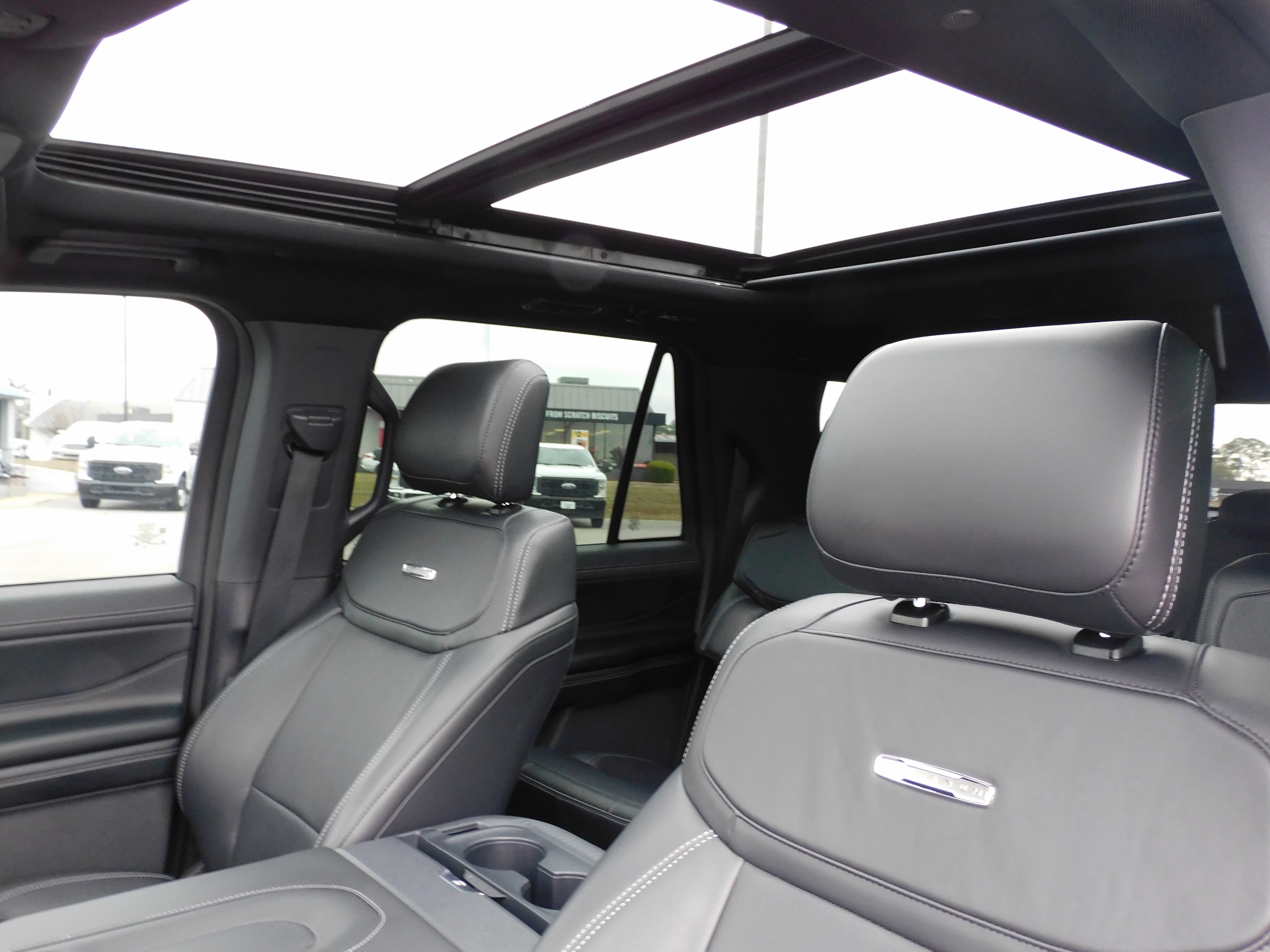 Used 2025 Ford Expedition Max Platinum w/ Stealth Performance Package image 16