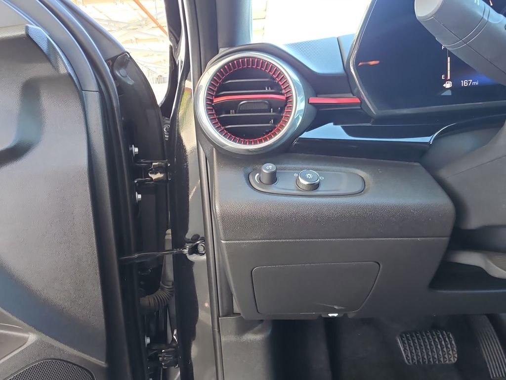 Used 2024 Chevrolet Trax RS w/ Driver Confidence Package image 18