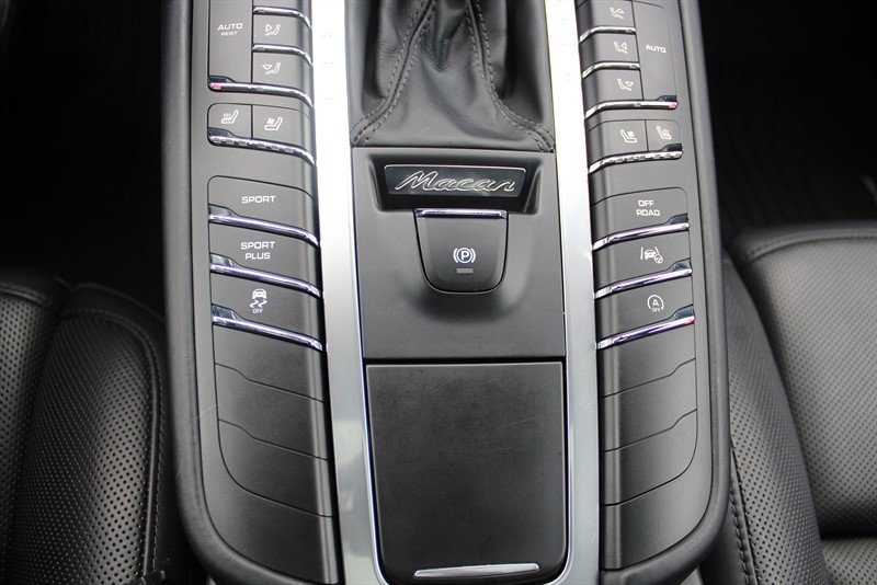 Used 2017 Porsche Macan S AWD/4WD image 16
