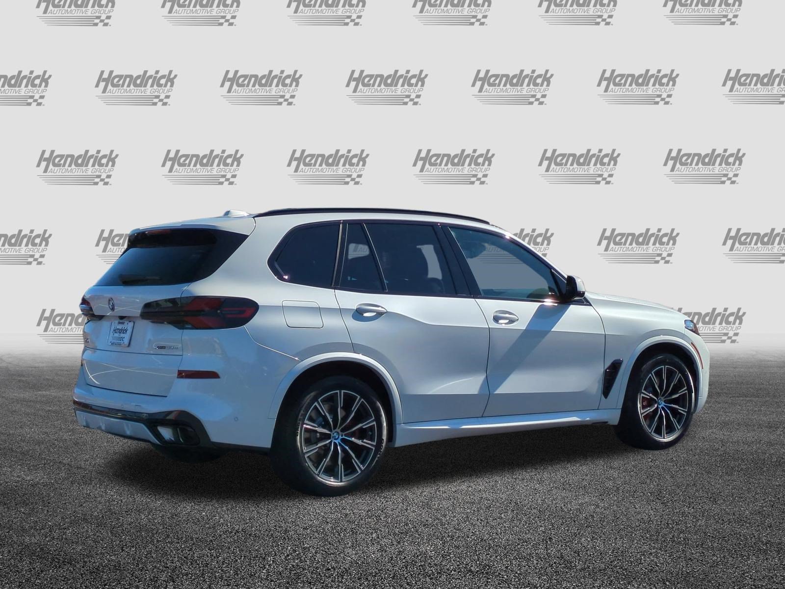 Used 2026 BMW X5 xDrive50e w/ M Sport Package AWD/4WD image 10