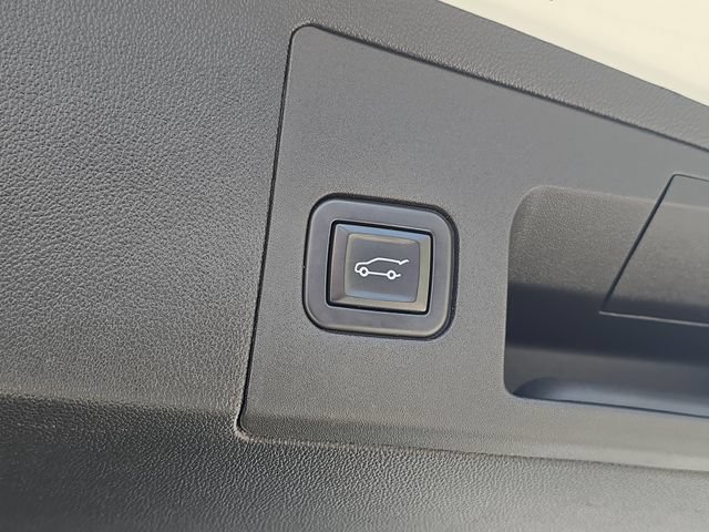 Used 2020 Cadillac XT5 Sportv w/ LPO, Floor Liner Package AWD/4WD image 29