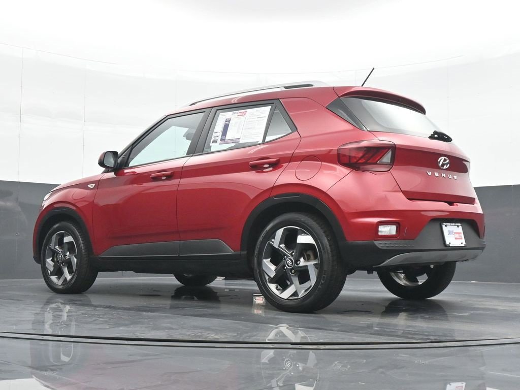 Used 2023 Hyundai Venue Limited image 19