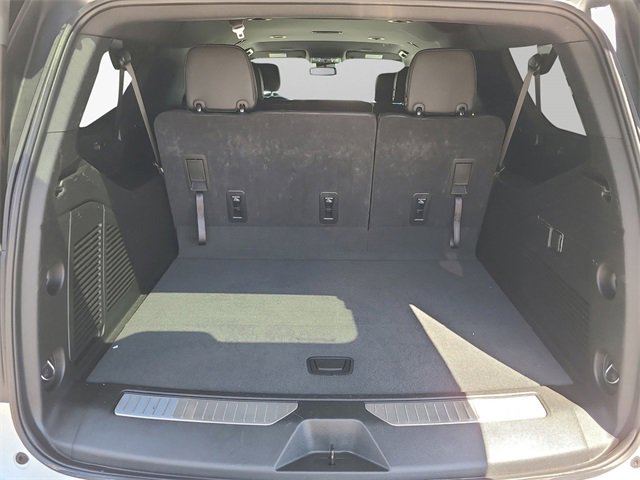 Used 2025 Chevrolet Suburban RST image 11