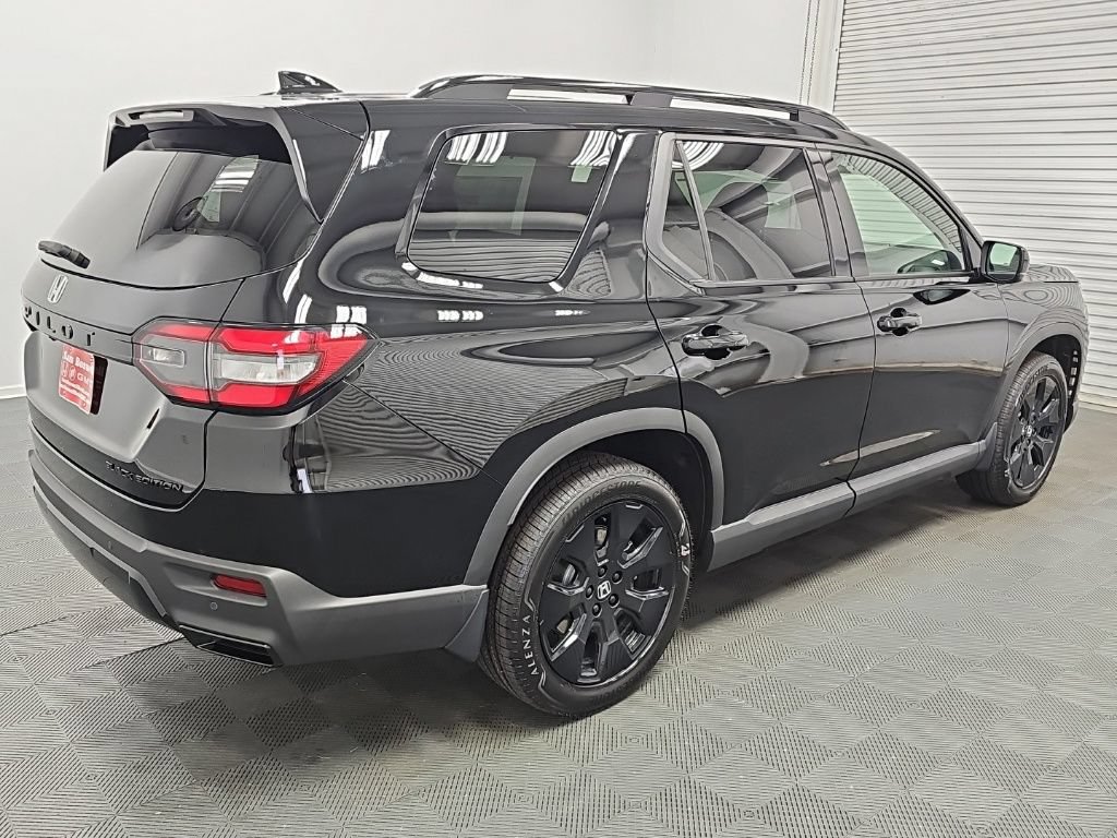 New 2026 Honda Pilot Black Edition image 8