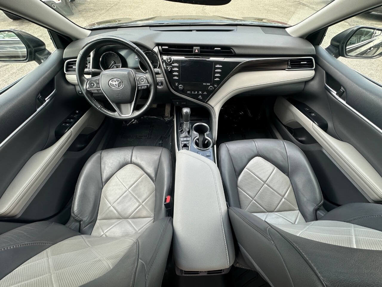 Used 2019 Toyota Camry XLE w/ Carpet Mat Package FWD image 13