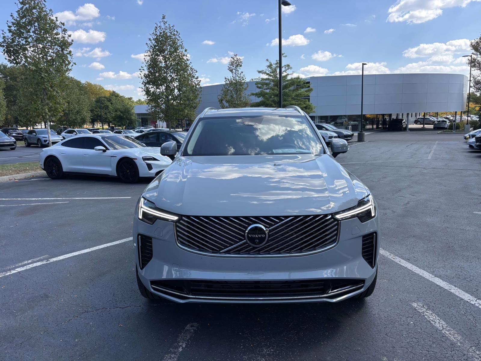 New 2026 Volvo XC90 B6 Plus w/ Protection Package Premier image 2