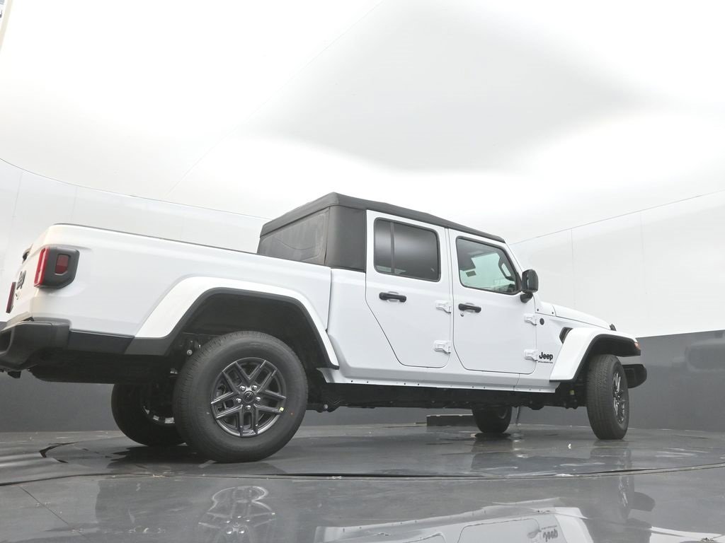 New 2025 Jeep Gladiator Sport image 30
