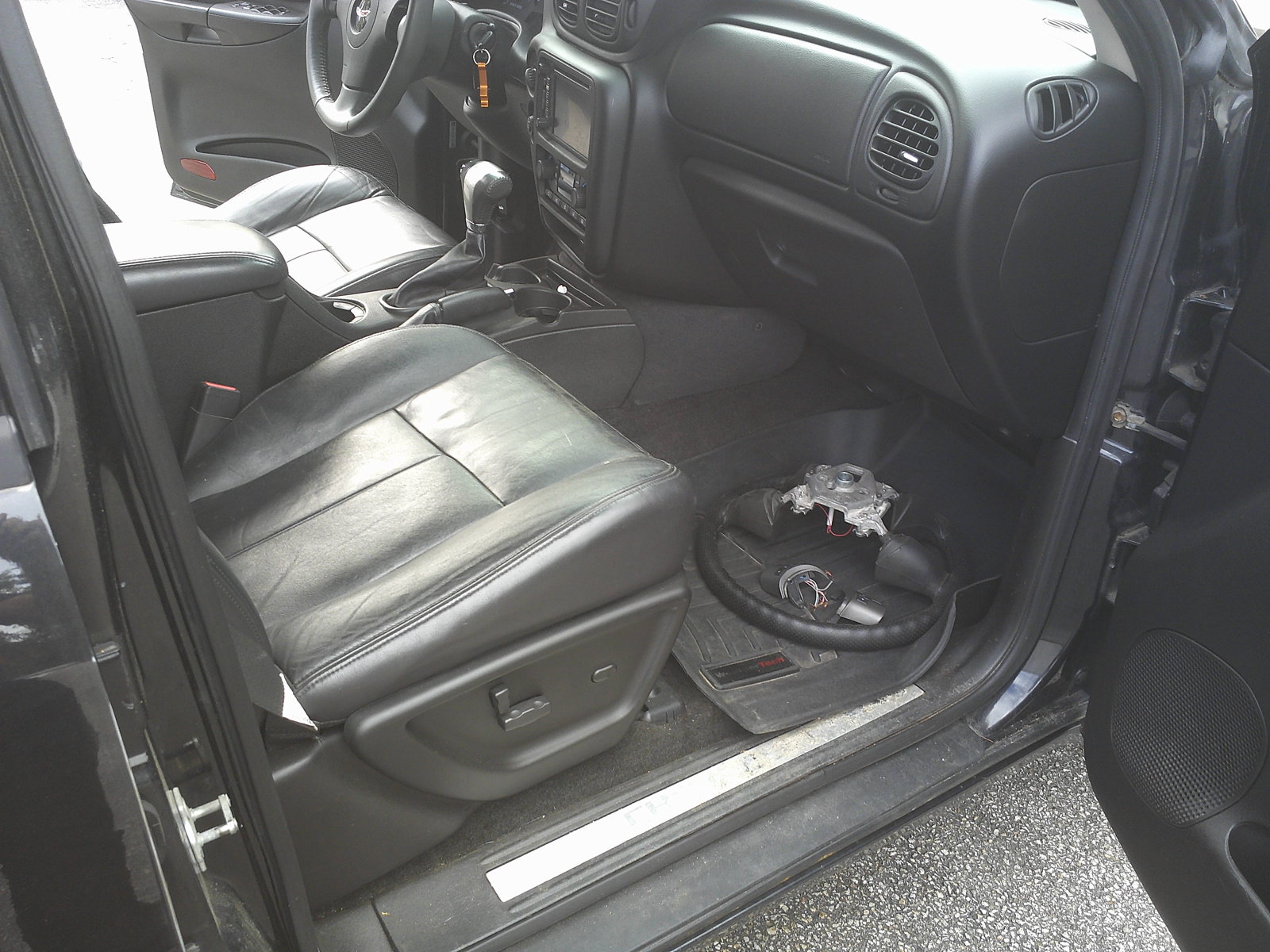 Used 2008 Chevrolet TrailBlazer LT w/ Sun And 6-Disc Cd Package AWD/4WD image 15