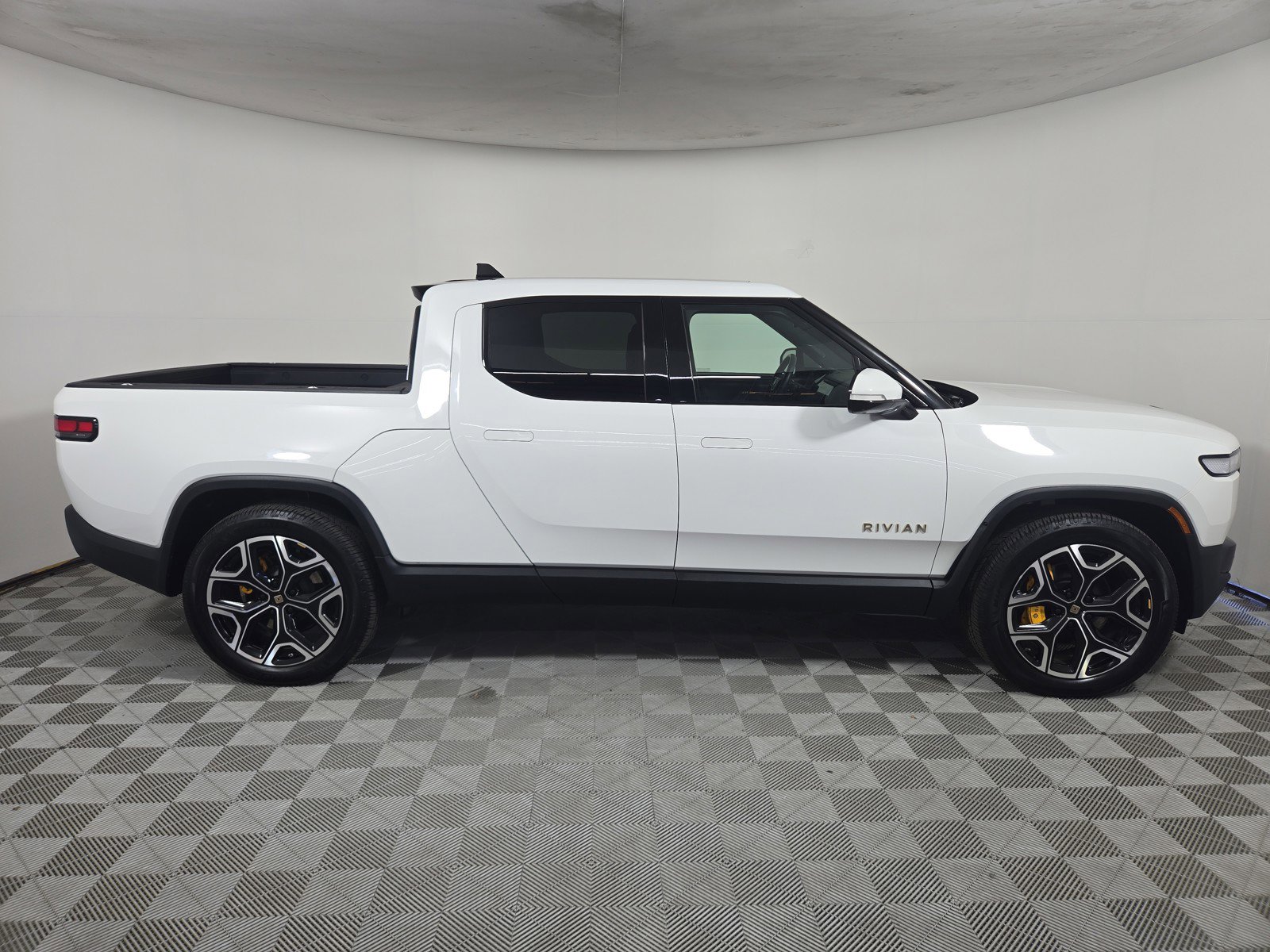 Used 2022 Rivian R1T Launch Edition image 6