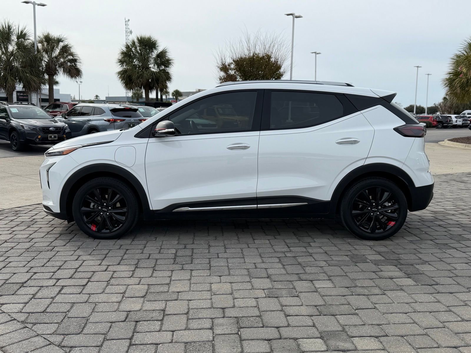 Used 2023 Chevrolet Bolt EUV Premier w/ Redline Edition image 11