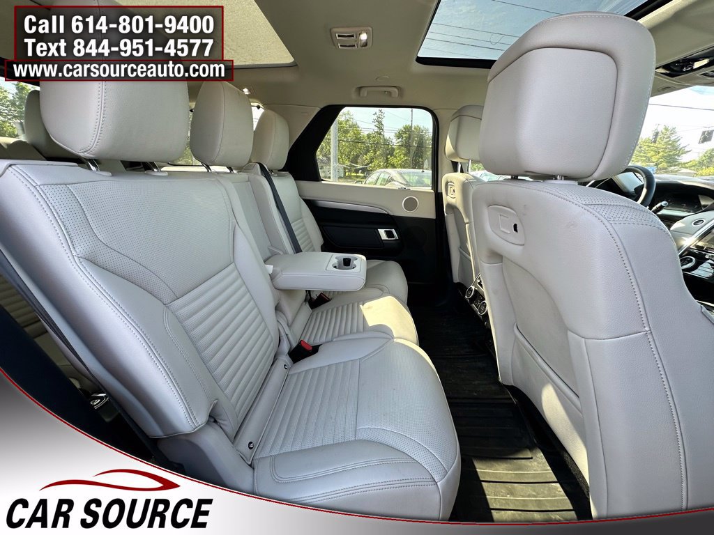 Used 2025 Land Rover Discovery Dynamic SE AWD/4WD image 21