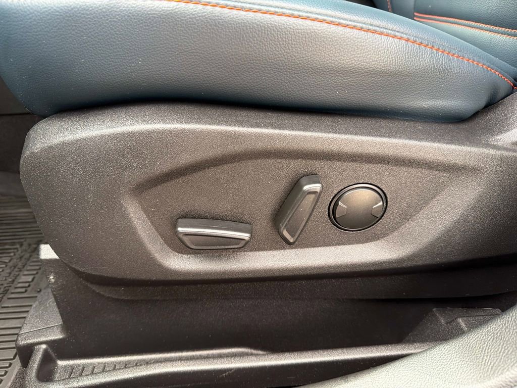 Used 2024 Ford Edge SEL w/ Sport Appearance Package AWD/4WD image 19