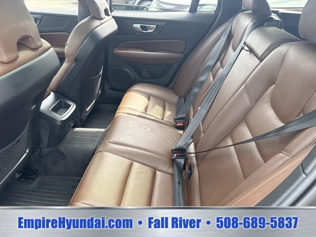 Used 2025 Volvo V60 B5 Cross Country Plus AWD/4WD image 16