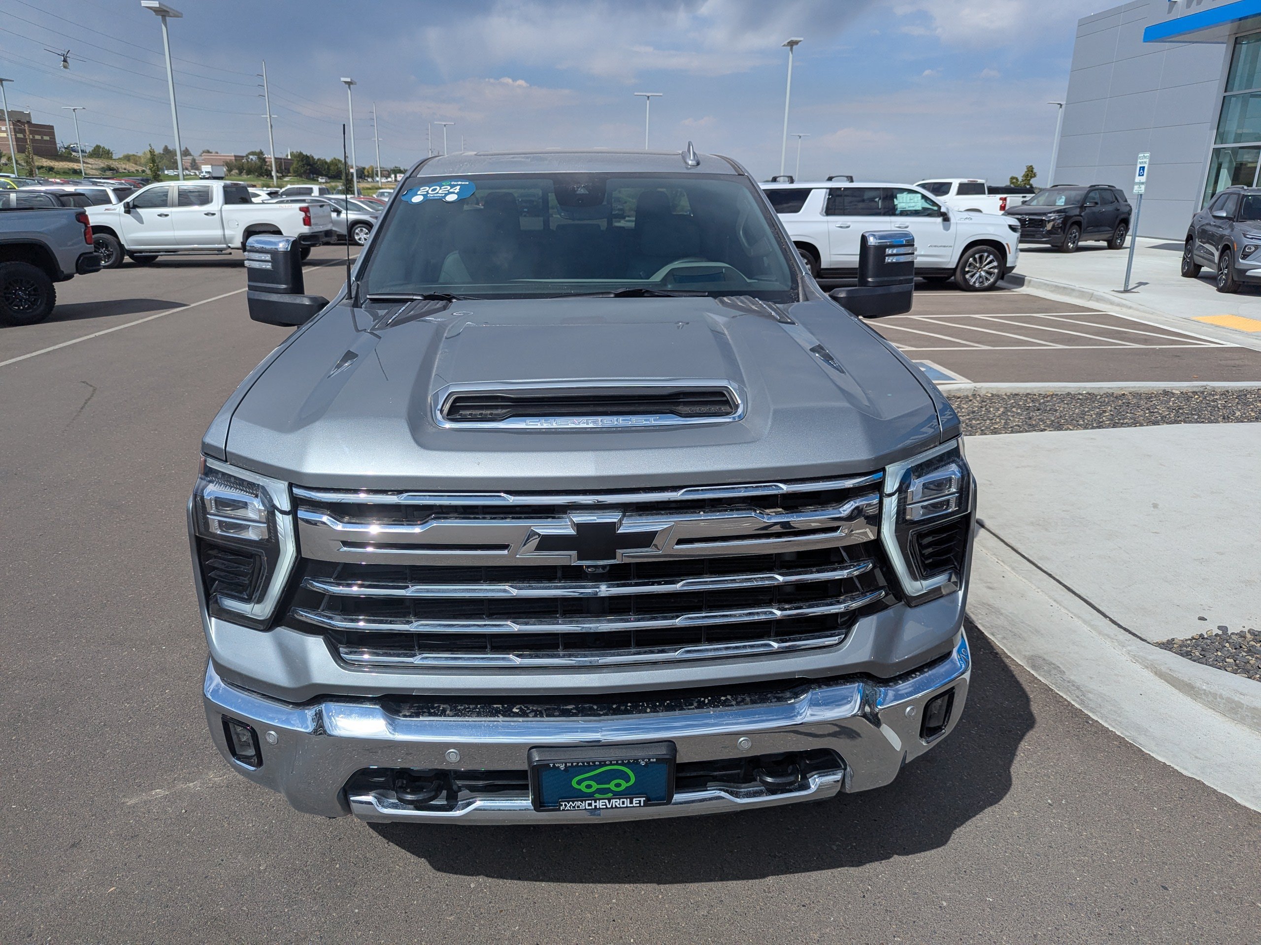 Used 2024 Chevrolet Silverado 3500 LTZ w/ LTZ Convenience Package AWD/4WD image 6