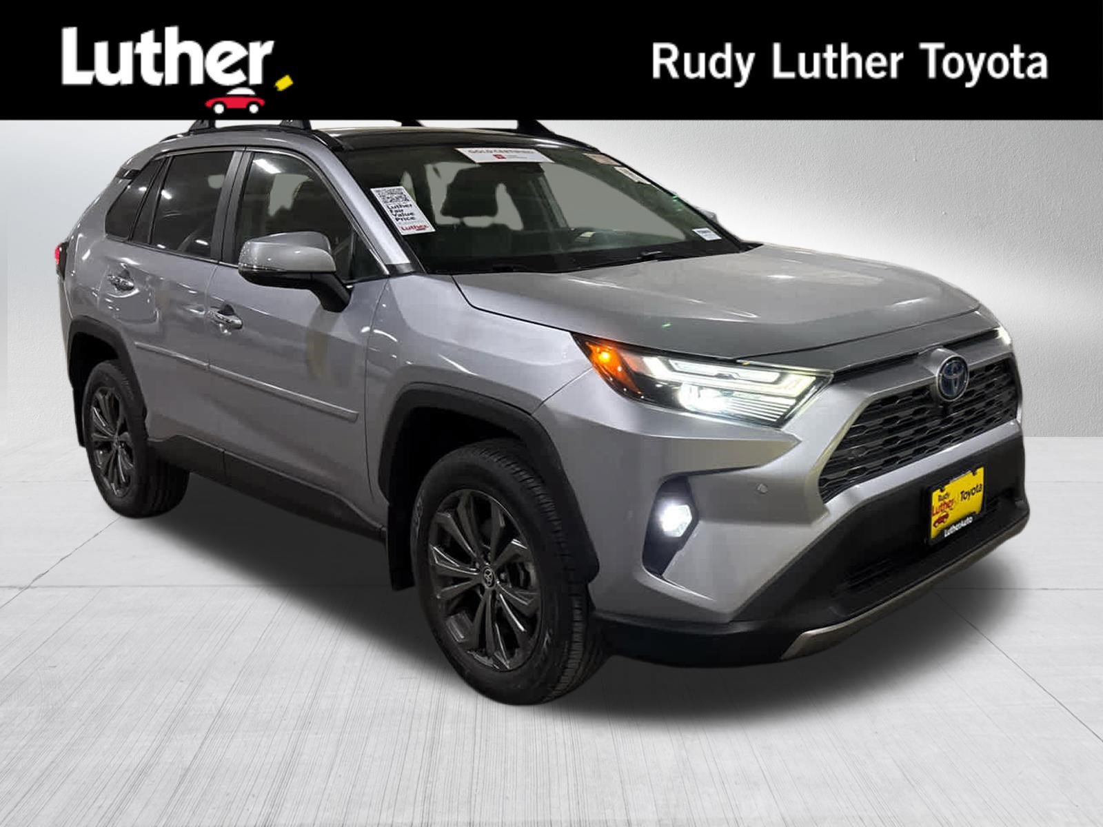 Certified 2022 Toyota RAV4 Limited AWD/4WD image 1