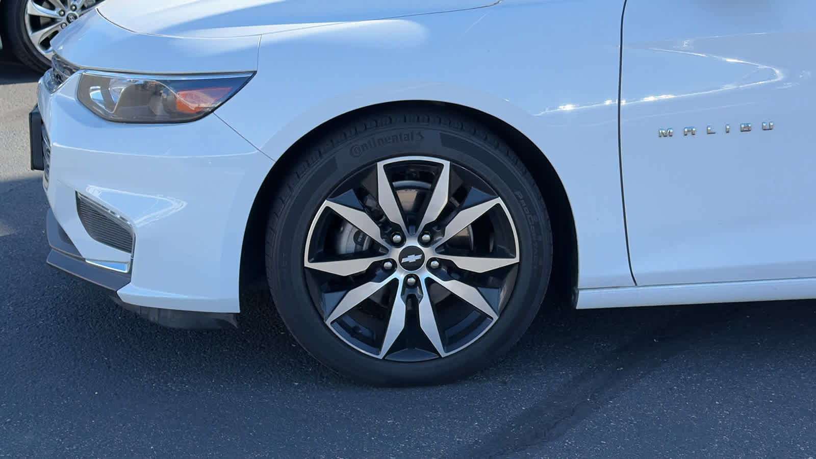 Used 2018 Chevrolet Malibu LT image 9