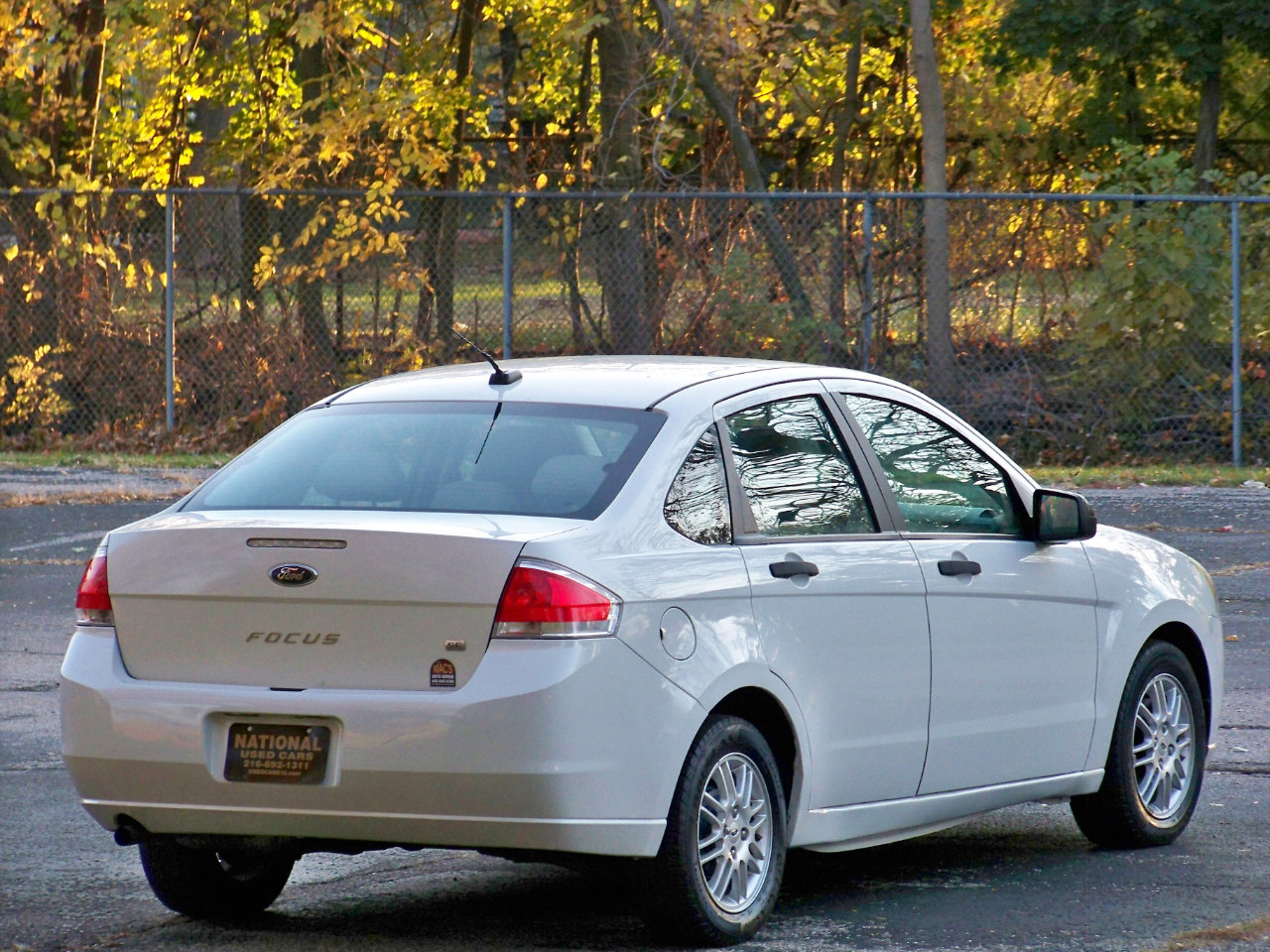 Used 2010 Ford Focus SE image 5