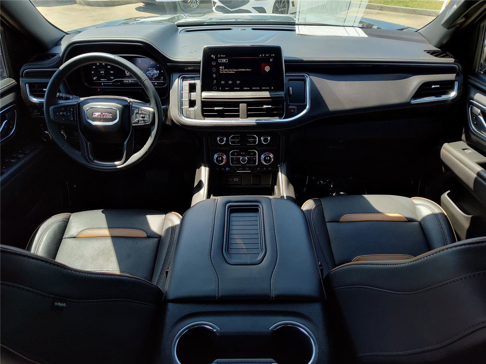 Used 2024 GMC Yukon AT4 w/ Technology Package image 23