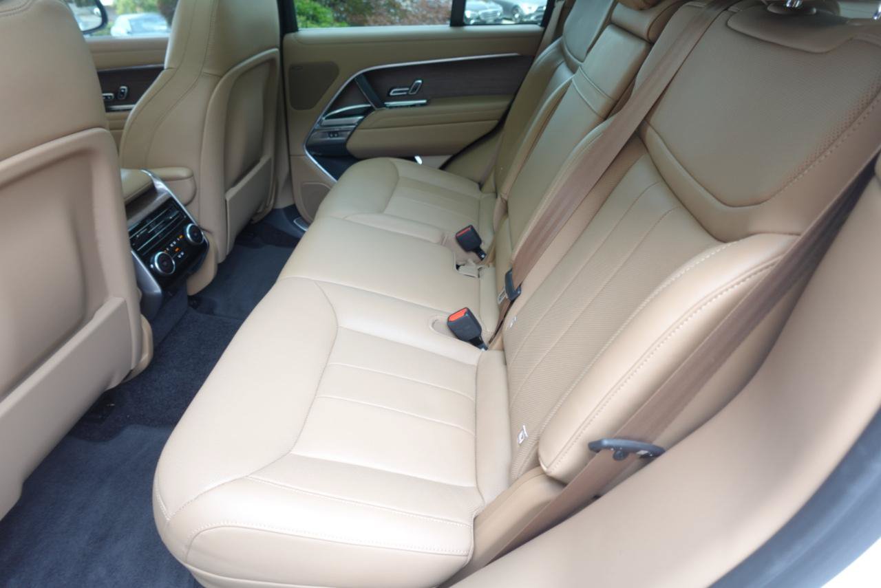 Used 2023 Land Rover Range Rover SE AWD/4WD image 17