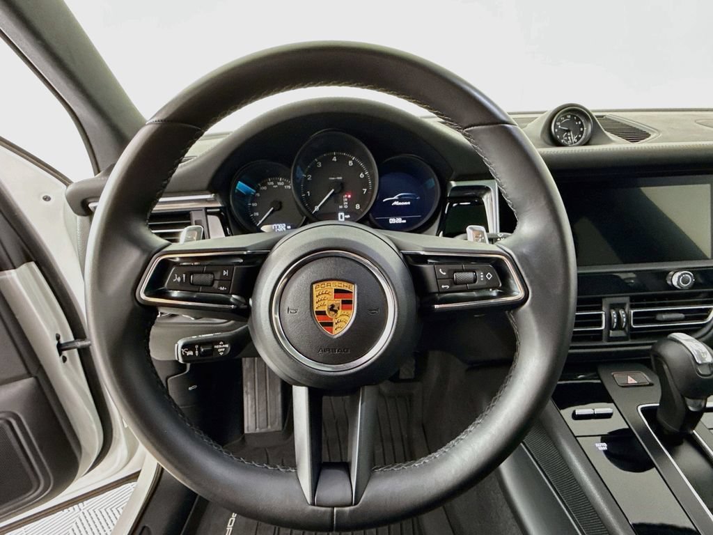 Certified 2023 Porsche Macan Turbo AWD/4WD image 12