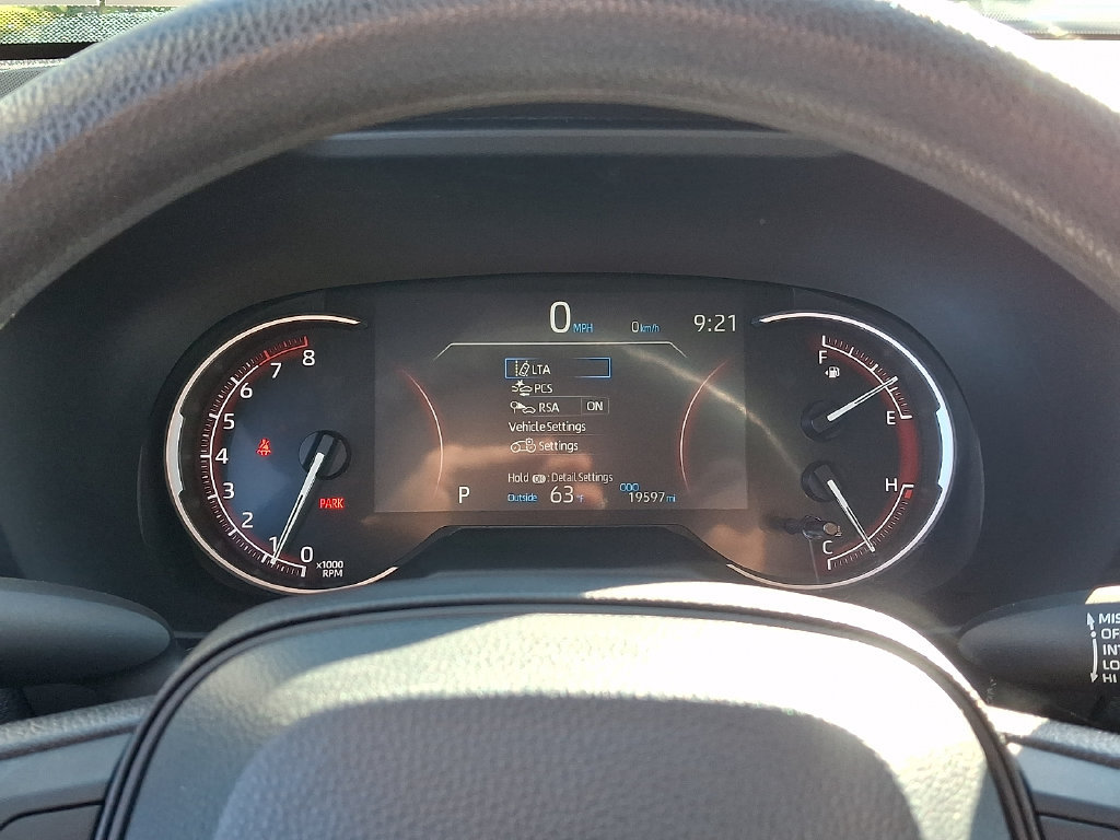 Used 2025 Toyota RAV4 LE AWD/4WD image 22