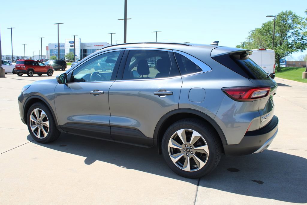 Used 2024 Ford Escape Platinum AWD/4WD image 16