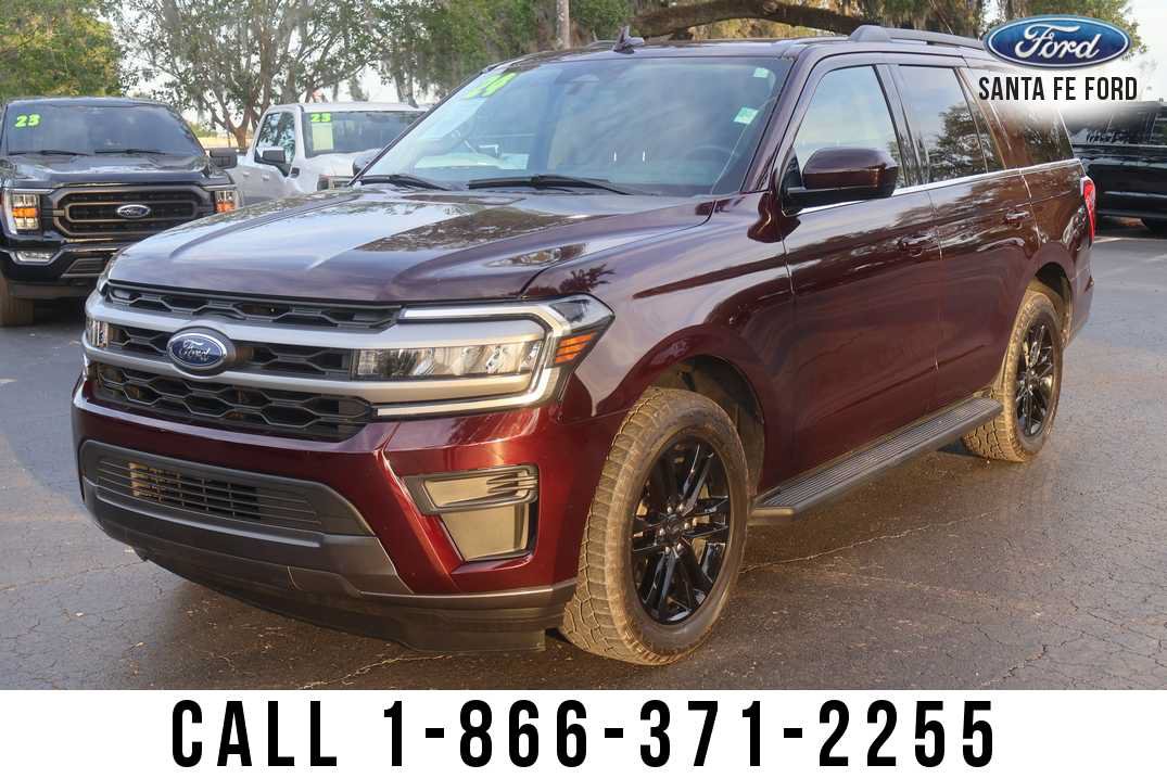 Used 2024 Ford Expedition XLT RWD image 2