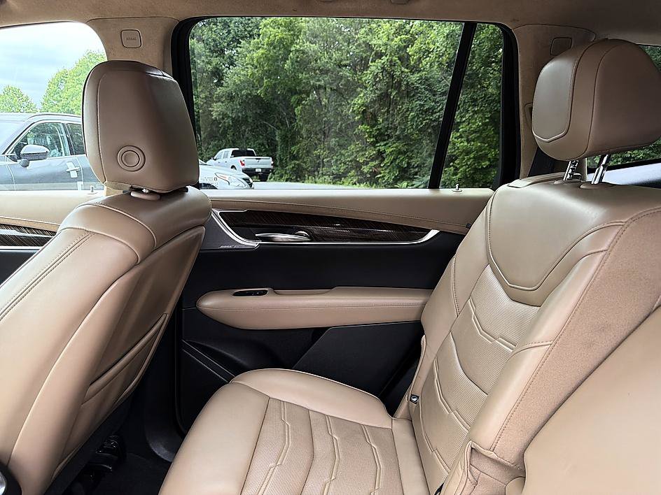 Used 2020 Cadillac XT6 Premium Luxury w/ Platinum Package FWD image 21