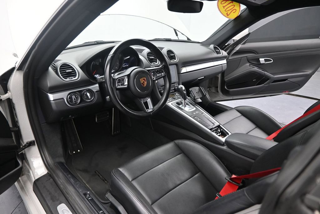 Used 2018 Porsche 718 Cayman S RWD image 13