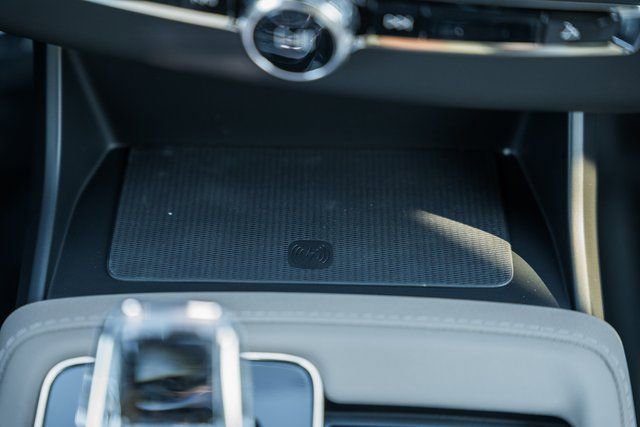 New 2026 Volvo XC90 B6 Plus image 24