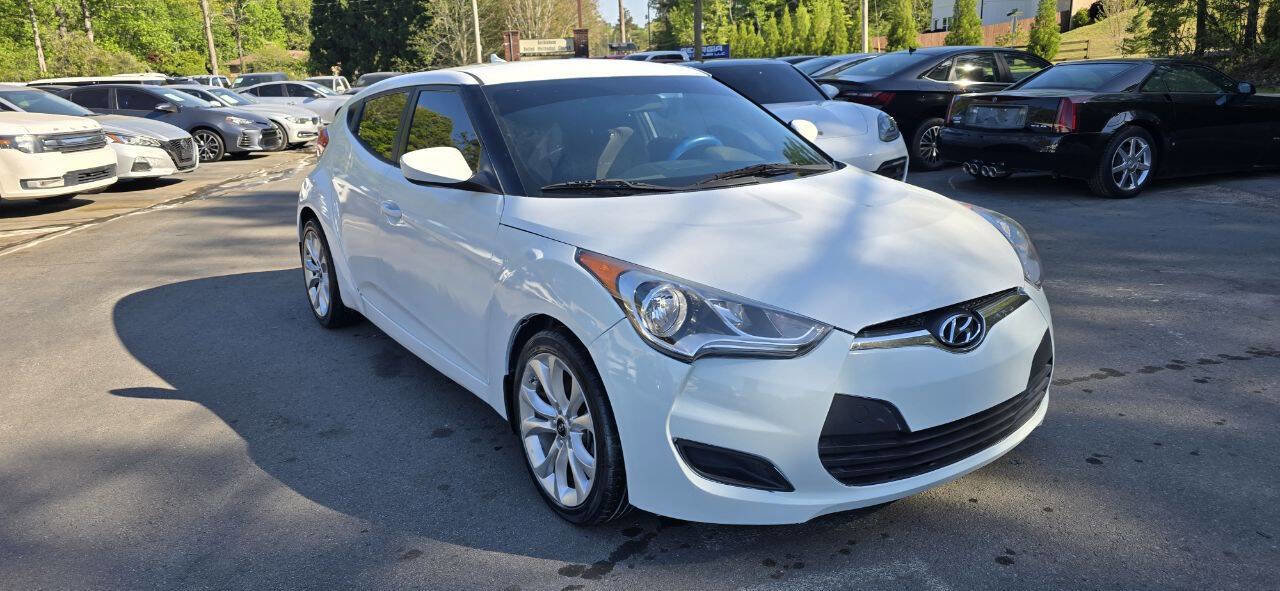 Used 2016 Hyundai Veloster image 3