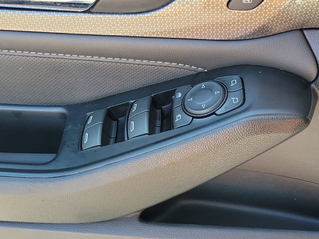 Used 2023 Chevrolet Traverse Premier FWD image 14