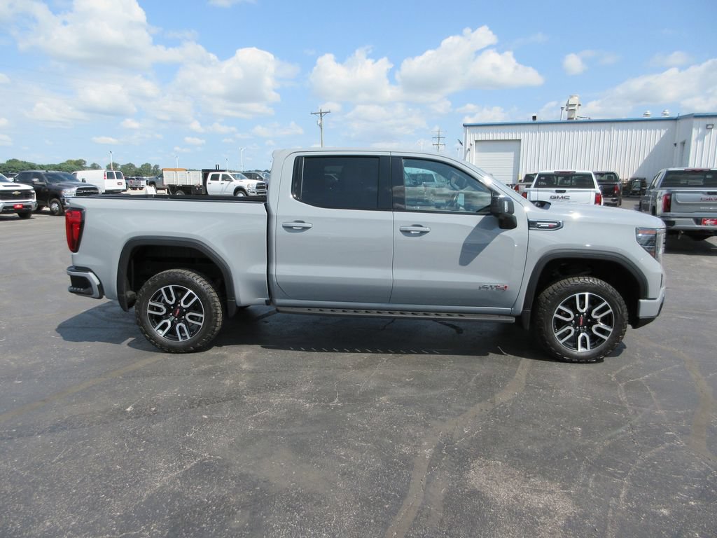 Used 2024 GMC Sierra 1500 AT4 w/ Technology Package AWD/4WD image 4