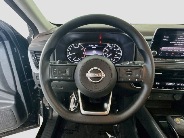 Used 2022 Nissan Rogue SV AWD/4WD image 12
