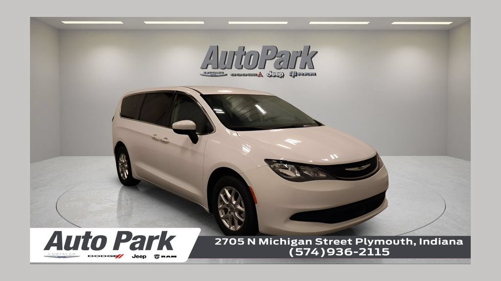 Certified 2023 Chrysler Voyager LX FWD image 1