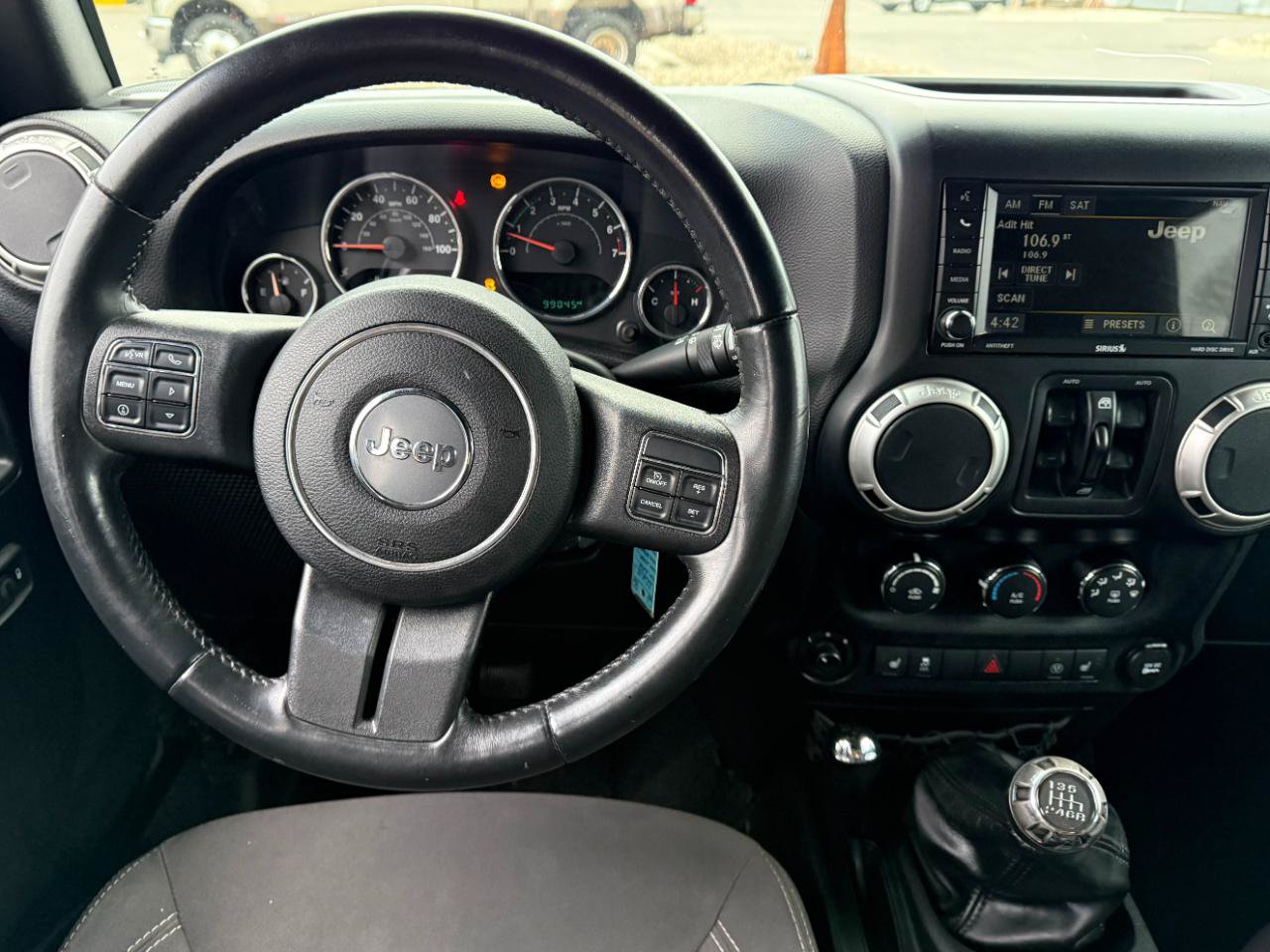 Used 2016 Jeep Wrangler Unlimited Sahara w/ Dual Top Group AWD/4WD image 12