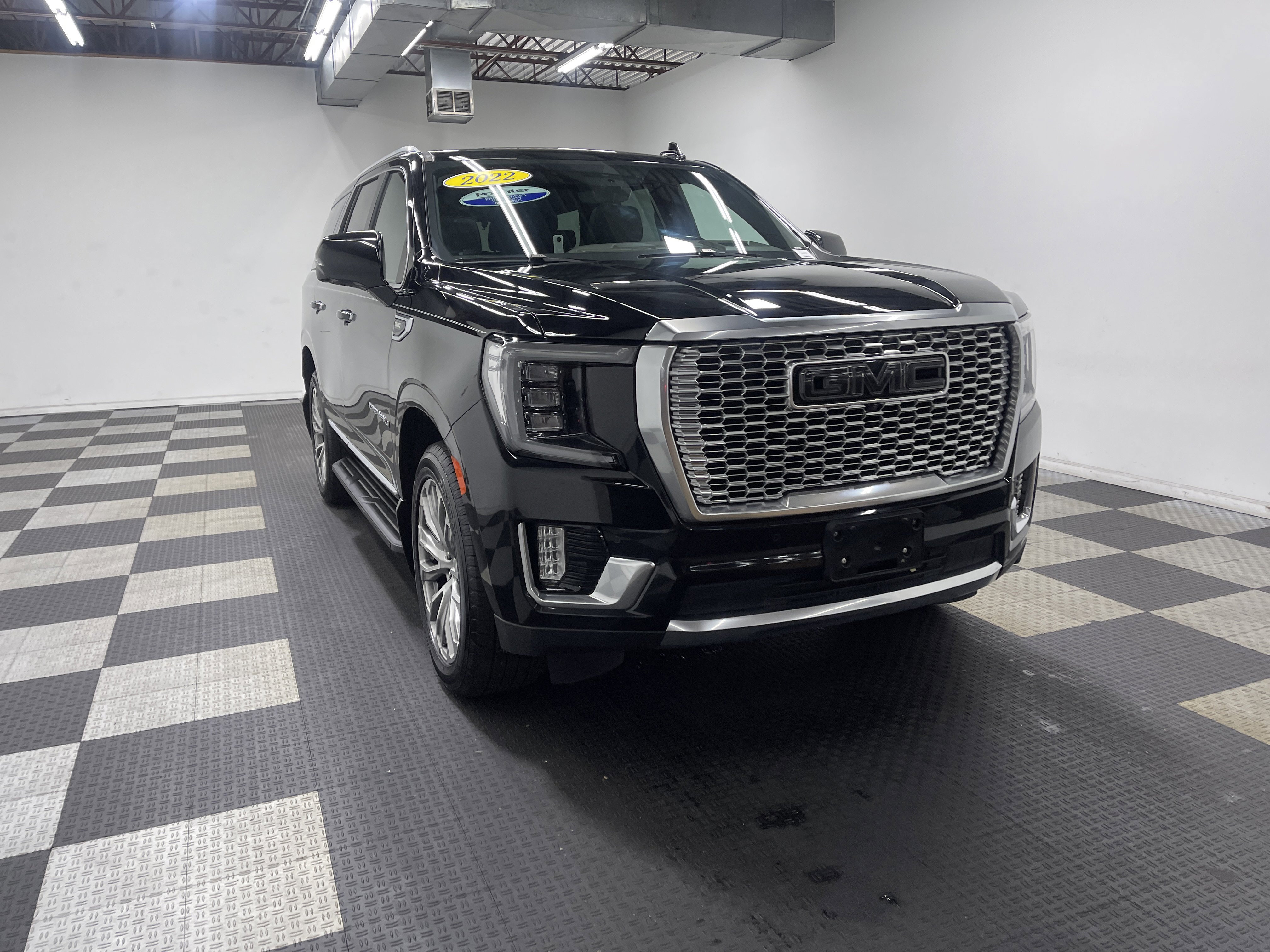 Used 2022 GMC Yukon Denali w/ Advanced Technology Package AWD/4WD image 13