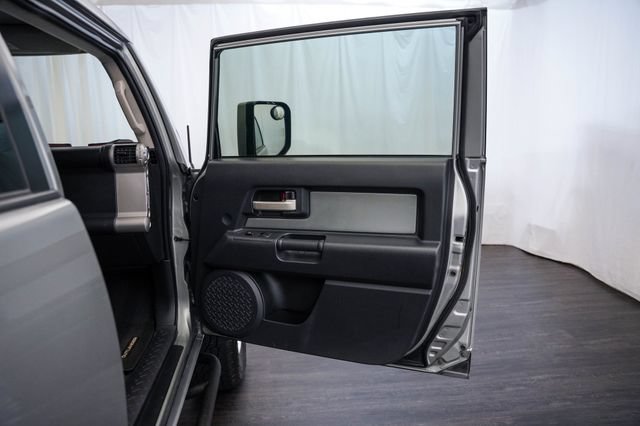 Used 2011 Toyota FJ Cruiser 4WD w/ Upgrade Pkg image 17