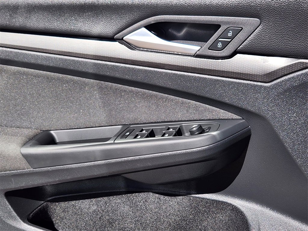 Used 2022 Volkswagen GTI SE image 6