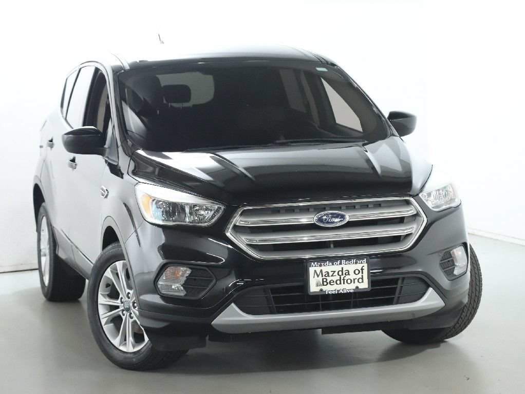 Used 2019 Ford Escape SE FWD image 1