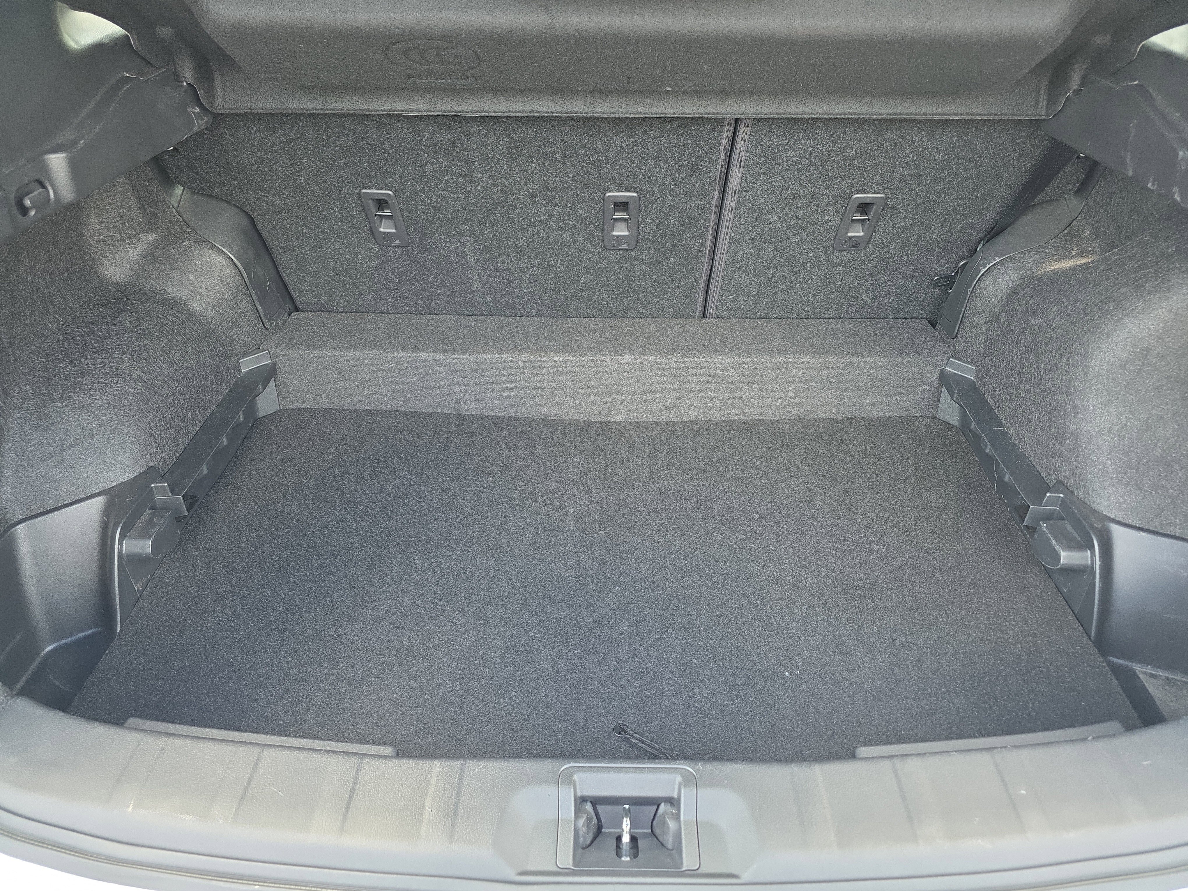 Used 2020 Nissan Rogue Sport S image 11