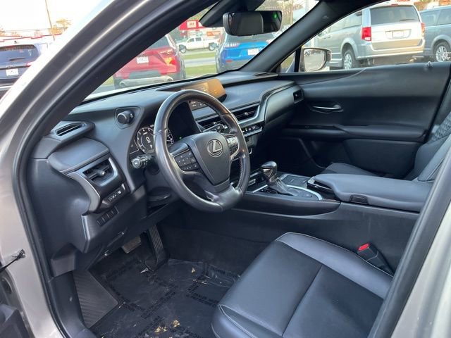 Used 2019 Lexus UX 200 w/ Premium Package image 6
